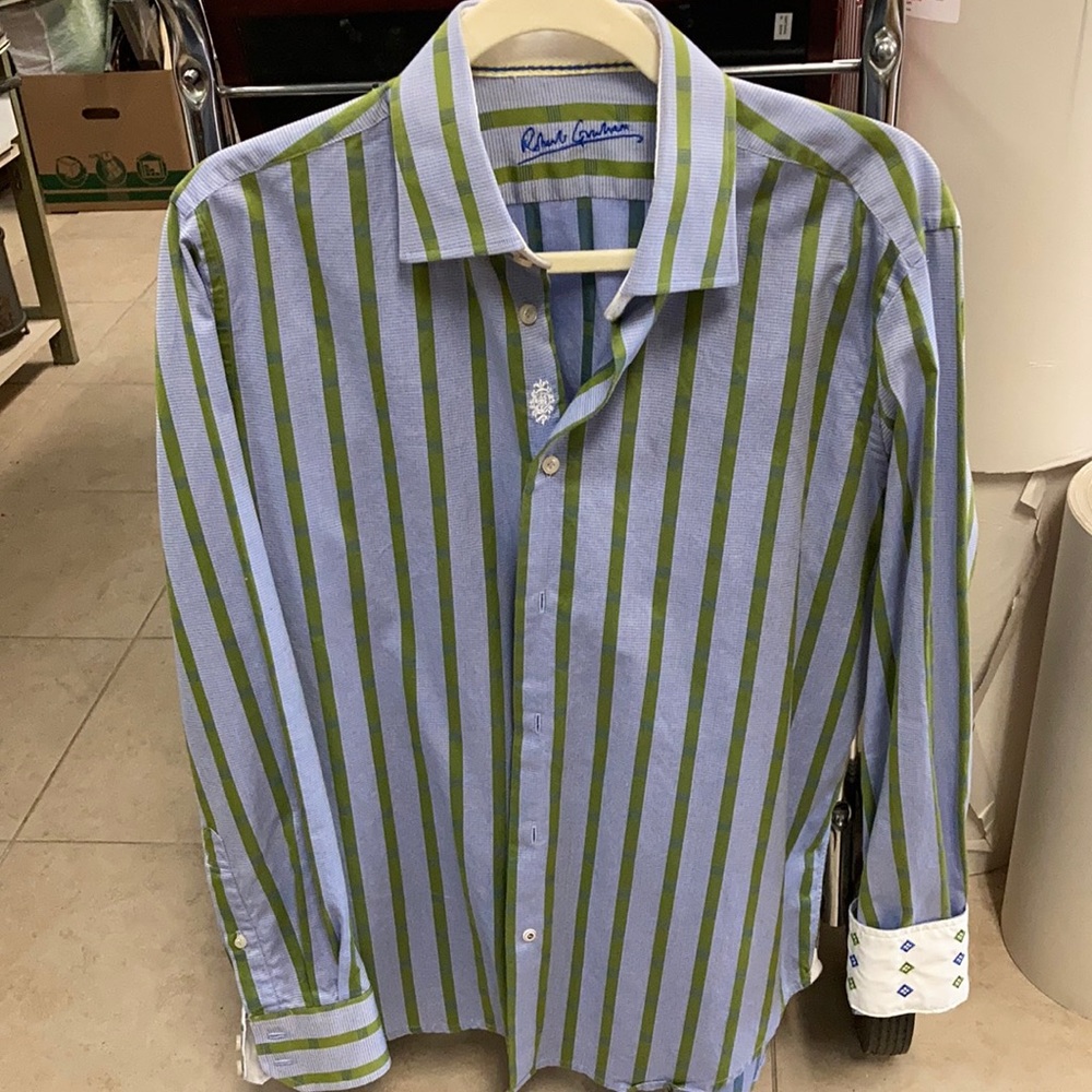 Men’s dress shirt. Pristine condition.